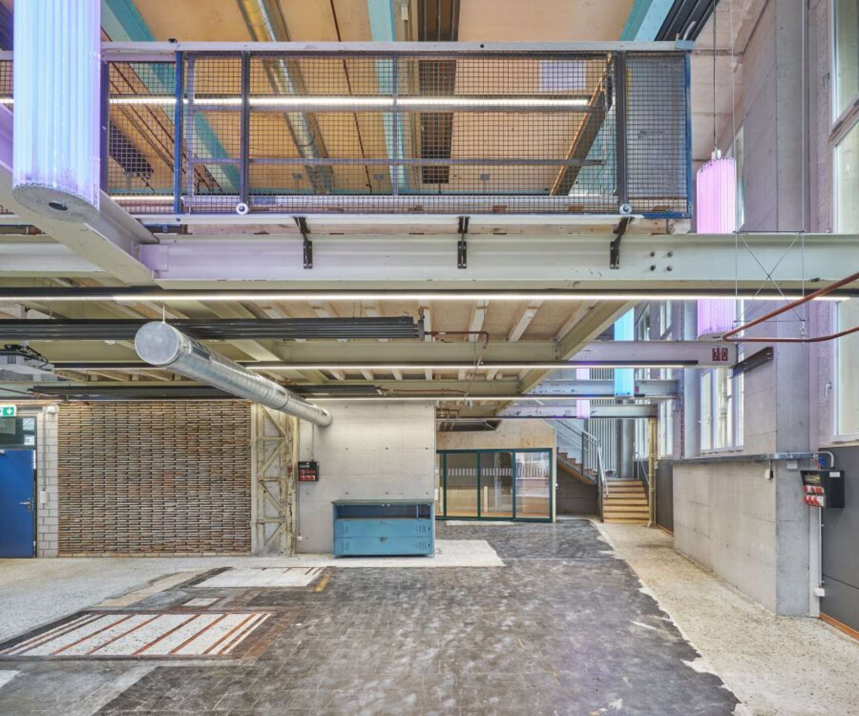 Blick in den Bereich des alten Bestandsgebäudes, Foto: Martin Zeller © Baubüro insitu
